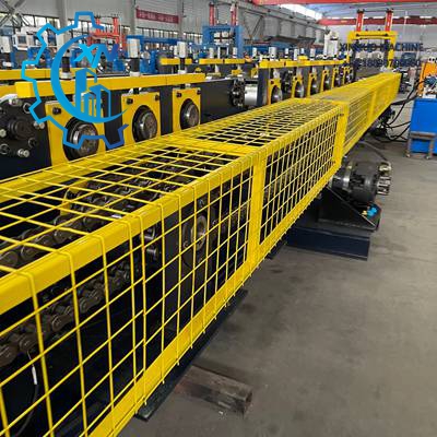 C75-150: perfiladeira de C metálico, 1–3 mm, 30 m/min, corte hidráulico e furação automática.