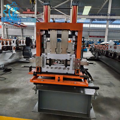 Conformadora autom&aacute;tica de perfil C para fabricar perfiles precisos, con control PLC y producci&oacute;n continua.