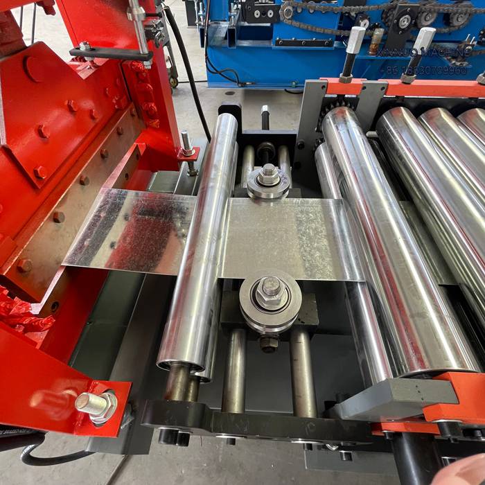 M&aacute;quina autom&aacute;tica para producir purlins C, U y Z con alta precisi&oacute;n.