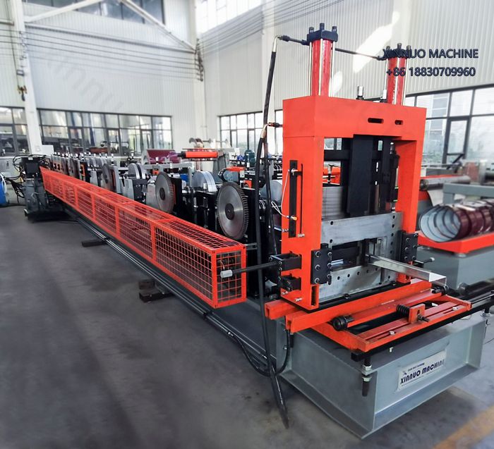 M&aacute;quina autom&aacute;tica para producir purlins C, U y Z con alta precisi&oacute;n.