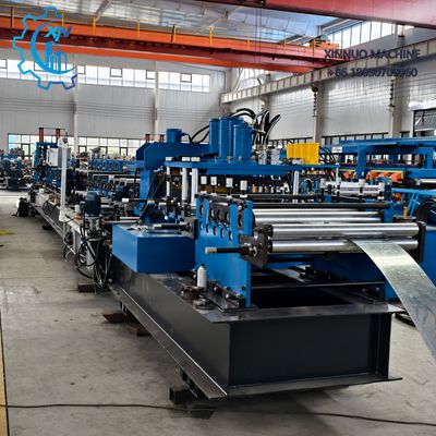 Máquina perfiladora automática C/Z/U para perfiles precisos y eficientes.