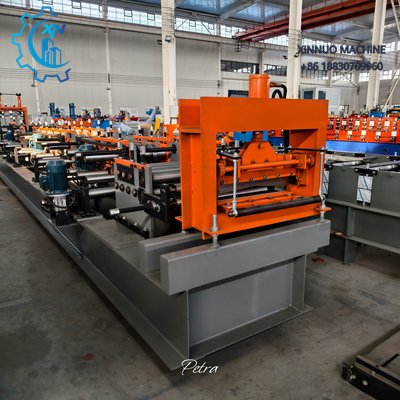 Perfiladeira autom&aacute;tica de perfil C, alta precis&atilde;o, opera&ccedil;&atilde;o cont&iacute;nua e eficiente para perfis estruturais.