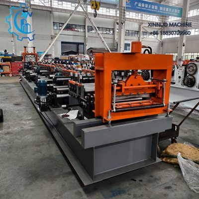 Perfiladeira automática de viga C, alta precisão, corte hidráulico e produção contínua confiável.