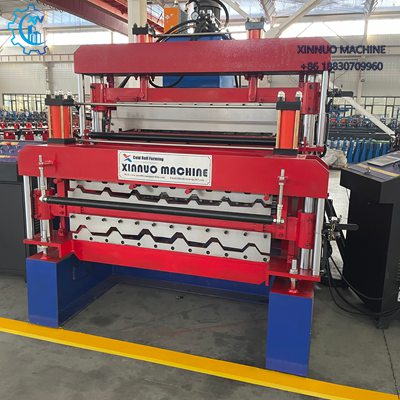 Acanaladora de triple capa, produce tres perfiles distintos con alta eficiencia y cambio r&aacute;pido de formato.