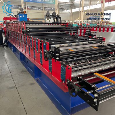 Acanaladora de triple capa, produce tres perfiles distintos con alta eficiencia y cambio r&aacute;pido de formato.