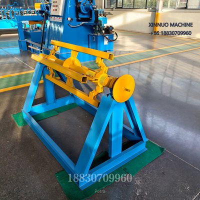 Desbobinador manual de 5 toneladas, robusto y f&aacute;cil de usar, ideal para producci&oacute;n peque&ntilde;a y mediana.