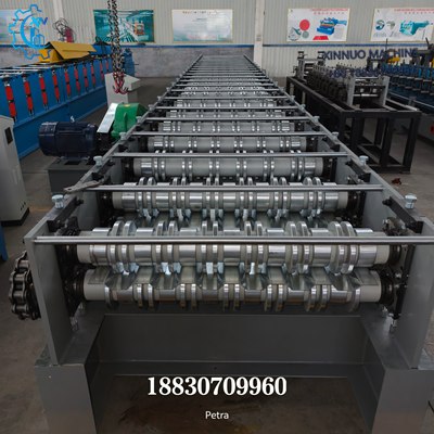 M&aacute;quina acanaladora Losacero 15 de alta eficiencia para pisos y techos met&aacute;licos industriales.