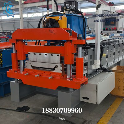 Roladora KR18 para perfiles met&aacute;licos, pisos y techos, alta precisi&oacute;n, corte limpio y control PLC.