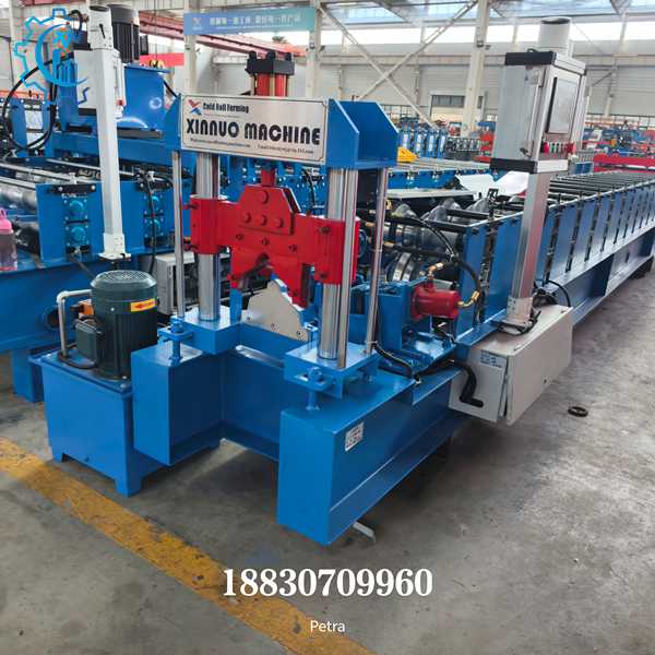 Hydraulic cutting and post-forming unit of ridge cap roll forming machine