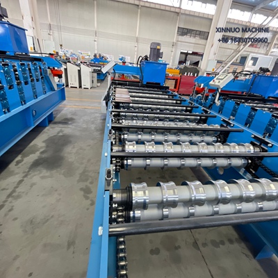 Perfiladora de panel mural tipo industrial