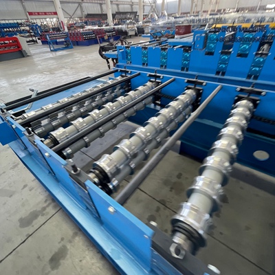 Perfiladora de panel mural tipo industrial