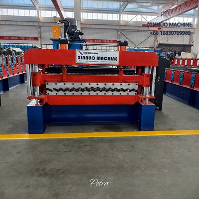 Corrugated roll former