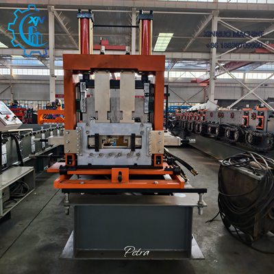 Máquina roladora de perfil C