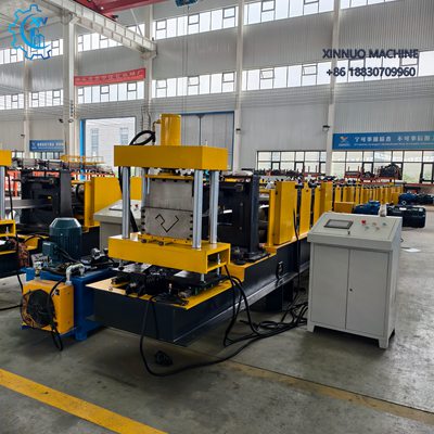 Máquina perfiladora para estructuras de casas contenedor