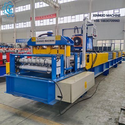 Máquina formadora de rollos de piso