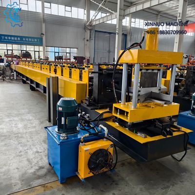 Máquina formadora de postes de esquina de acero